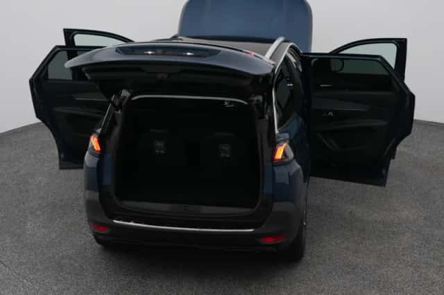 Peugeot 5008 (2021) thumbnail 29