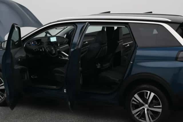Peugeot 5008 (2021) thumbnail 33