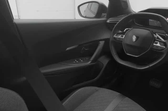 Peugeot 2008 (2023) thumbnail 11