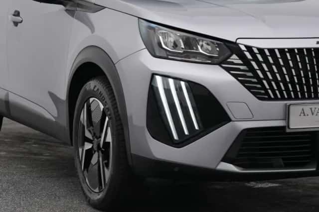 Peugeot 2008 (2023) thumbnail 17