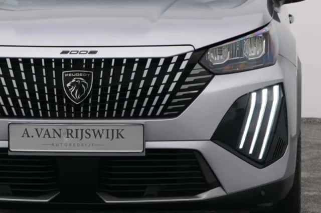 Peugeot 2008 (2023) thumbnail 19