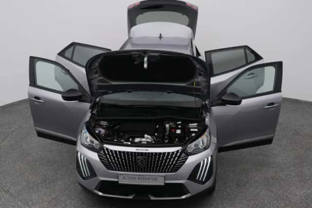 Peugeot 2008 (2023) thumbnail 27