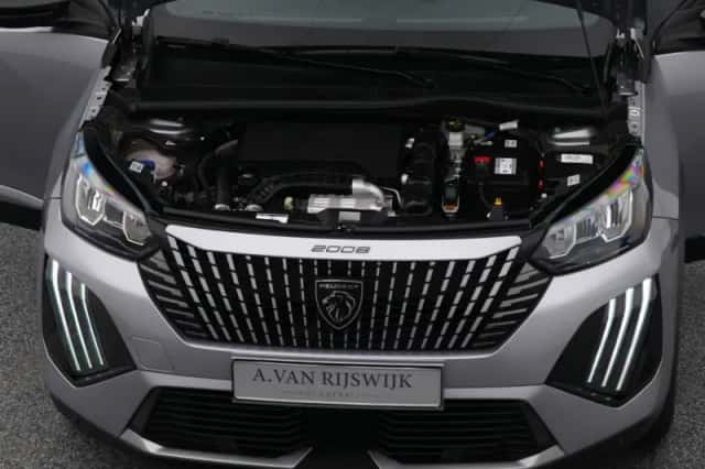Peugeot 2008 (2023) thumbnail 31