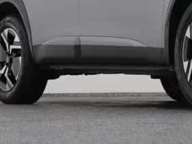 Peugeot 2008 (2023) thumbnail 38