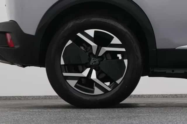 Peugeot 2008 (2023) thumbnail 41