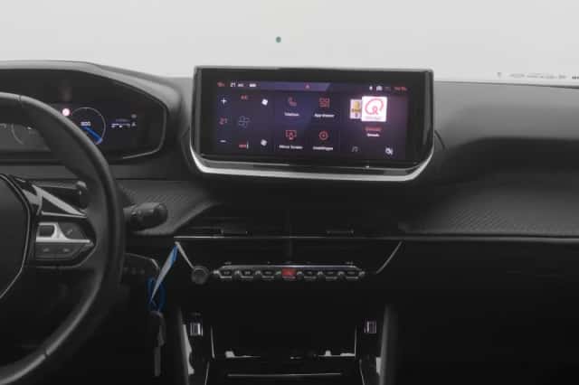 Peugeot 2008 (2023) thumbnail 8