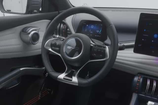 BYD Atto (2024) thumbnail 7
