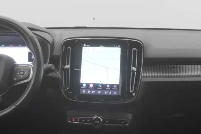 Volvo XC40 (2020) thumbnail 9