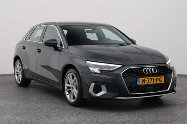 Audi A3 (2021) thumbnail 2