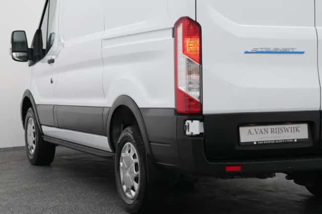 Ford E-Transit (2023) thumbnail 19