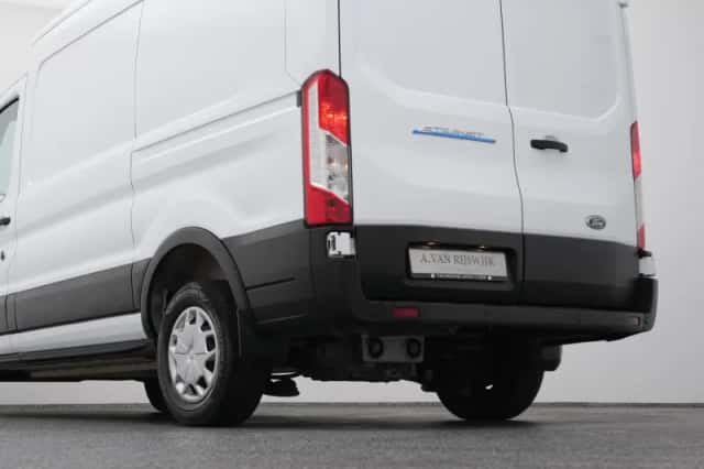 Ford E-Transit (2023) thumbnail 23