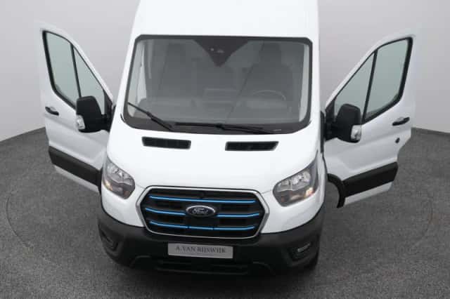 Ford E-Transit (2023) thumbnail 28