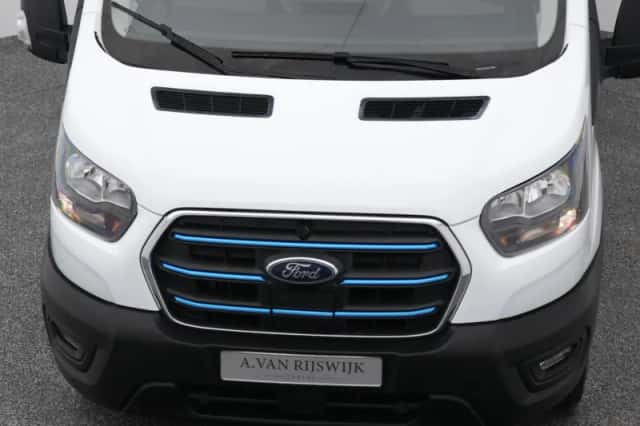 Ford E-Transit (2023) thumbnail 31