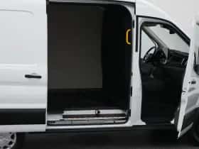 Ford E-Transit (2023) thumbnail 35