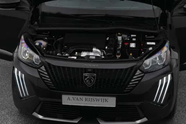 Peugeot 2008 (2024) thumbnail 31