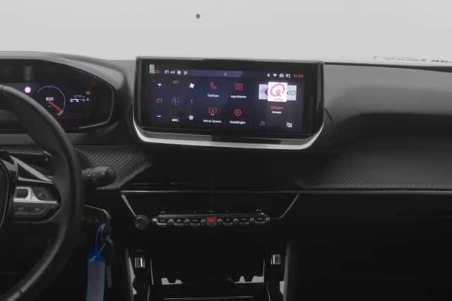 Peugeot 2008 (2024) thumbnail 8