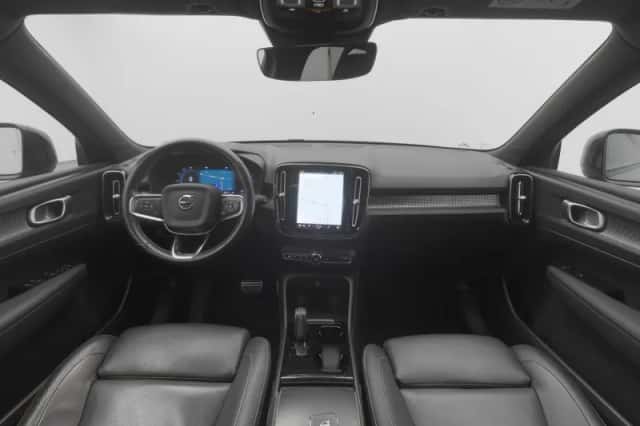 Volvo XC40 (2020) thumbnail 3