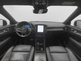 Volvo XC40 (2020) thumbnail 3