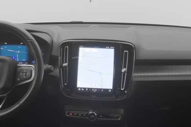 Volvo XC40 (2020) thumbnail 9