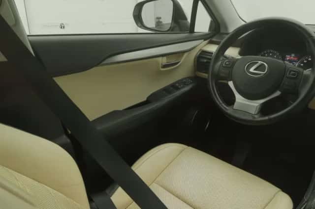 Lexus NX (2016) thumbnail 11
