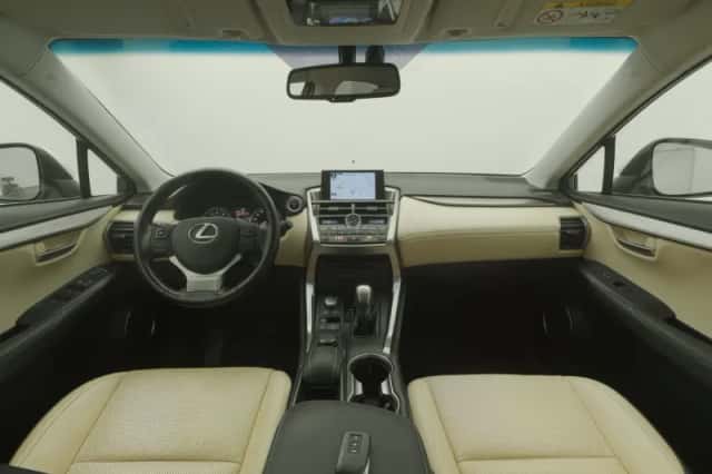 Lexus NX (2016) thumbnail 3