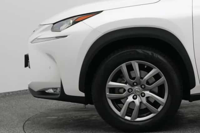 Lexus NX (2016) thumbnail 21
