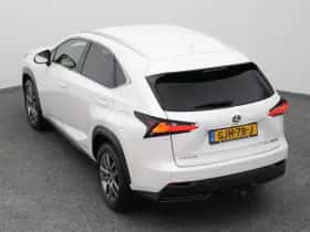 Lexus NX (2016) thumbnail 25