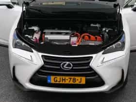 Lexus NX (2016) thumbnail 31