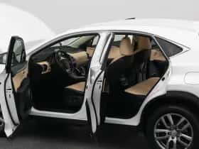 Lexus NX (2016) thumbnail 33
