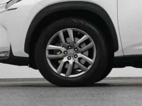 Lexus NX (2016) thumbnail 39
