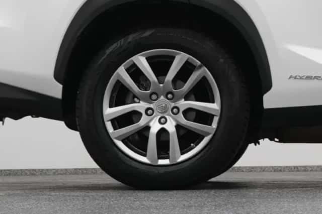 Lexus NX (2016) thumbnail 41