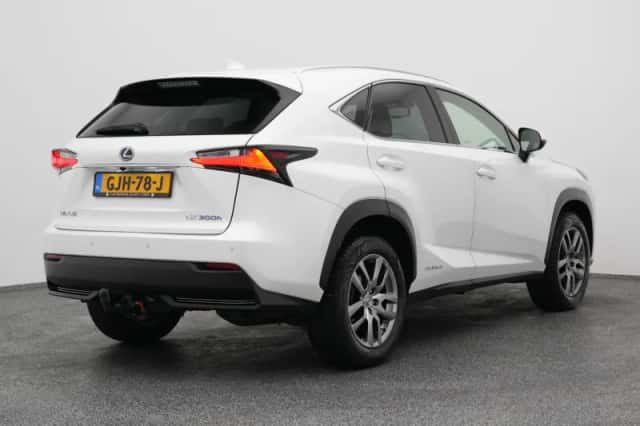 Lexus NX (2016) thumbnail 6