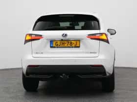 Lexus NX (2016) thumbnail 10
