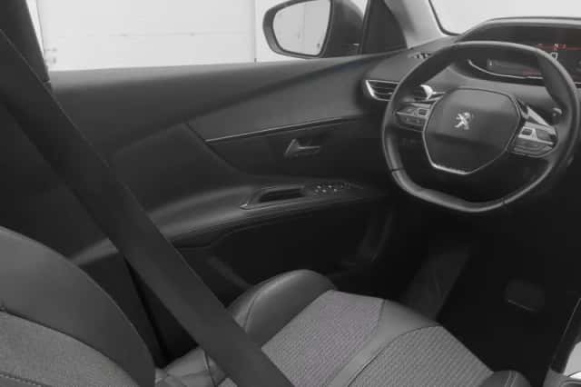 Peugeot 3008 (2021) thumbnail 11