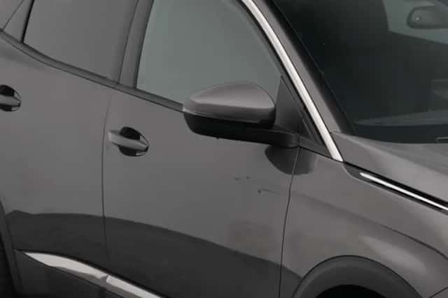 Peugeot 3008 (2021) thumbnail 23