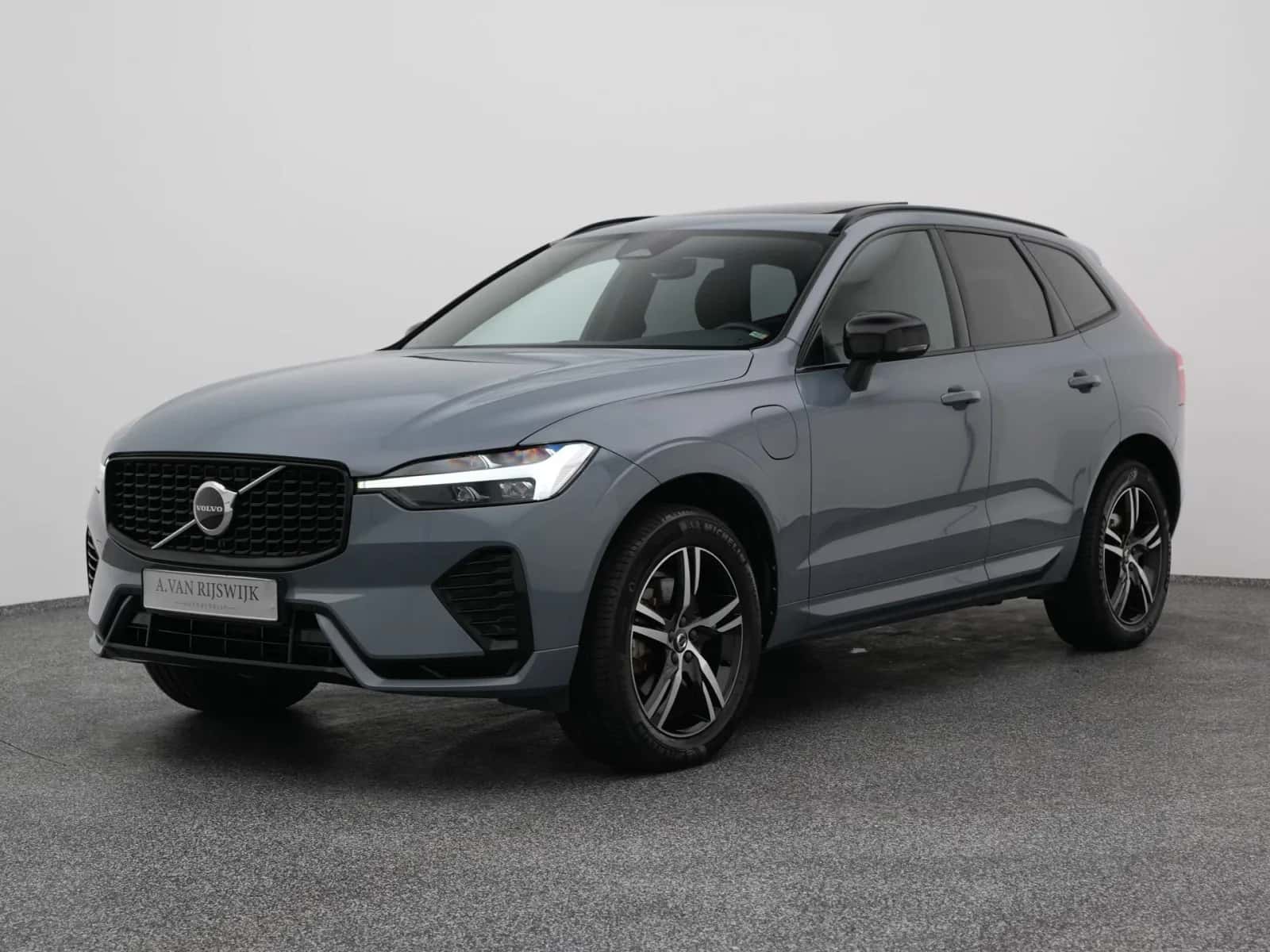 Volvo XC60 (2022) — foto 1