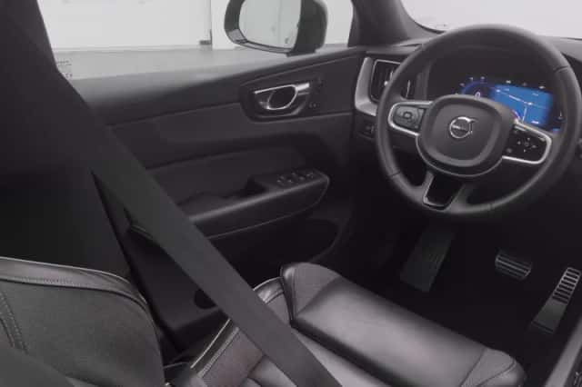 Volvo XC60 (2022) thumbnail 11