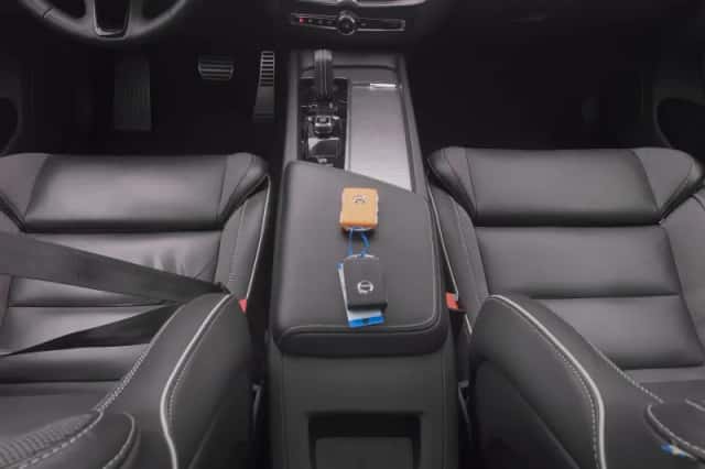 Volvo XC60 (2022) thumbnail 12