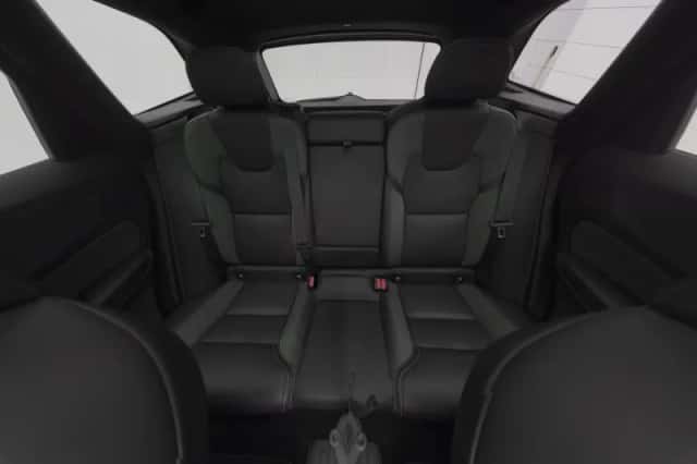 Volvo XC60 (2022) thumbnail 4