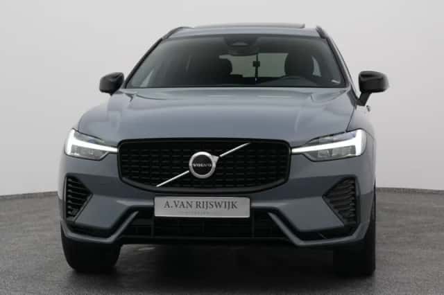 Volvo XC60 (2022) thumbnail 9