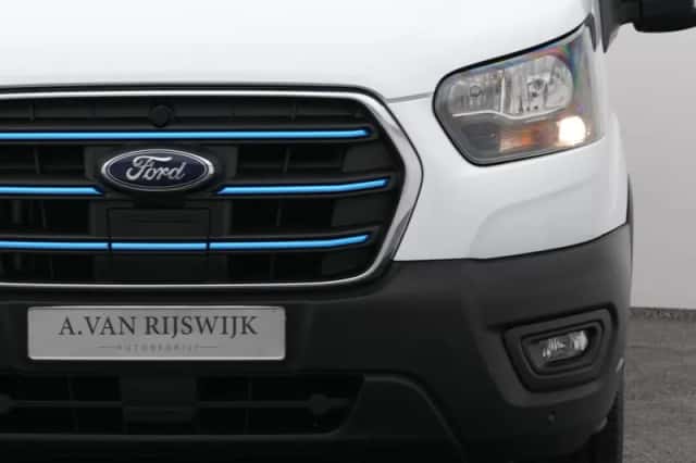 Ford E-Transit (2023) thumbnail 15