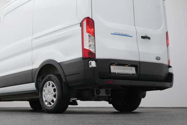 Ford E-Transit (2023) thumbnail 18