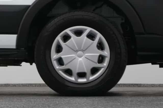 Ford E-Transit (2023) thumbnail 32