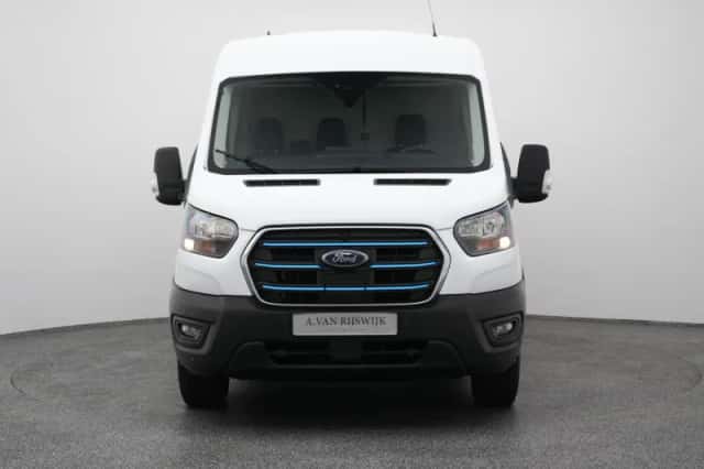 Ford E-Transit (2023) thumbnail 41