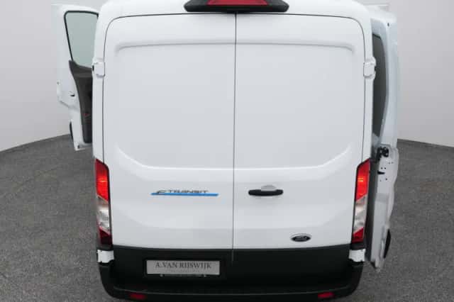 Ford E-Transit (2023) thumbnail 52