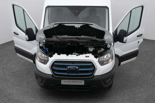 Ford E-Transit (2023) thumbnail 54