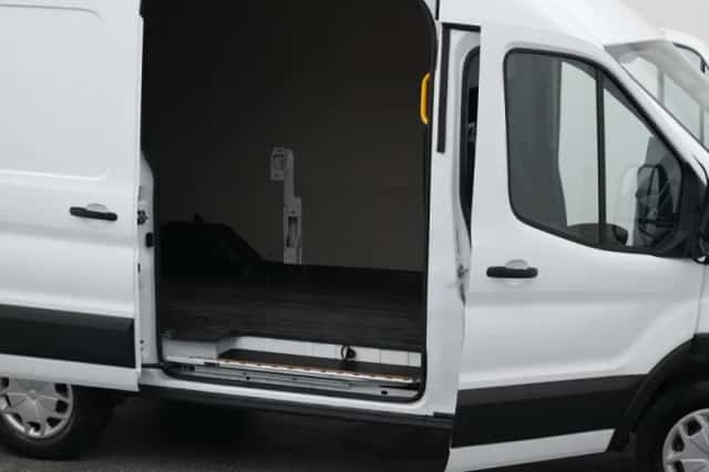 Ford E-Transit (2023) thumbnail 55