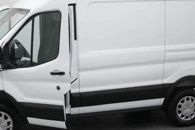 Ford E-Transit (2023) thumbnail 56