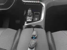 Peugeot 3008 (2021) thumbnail 12