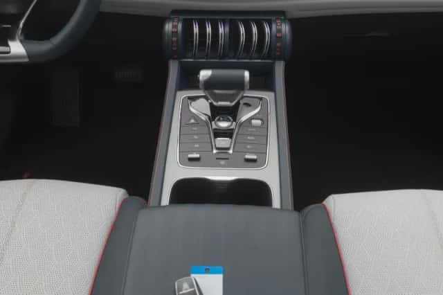 BYD Atto (2024) thumbnail 12